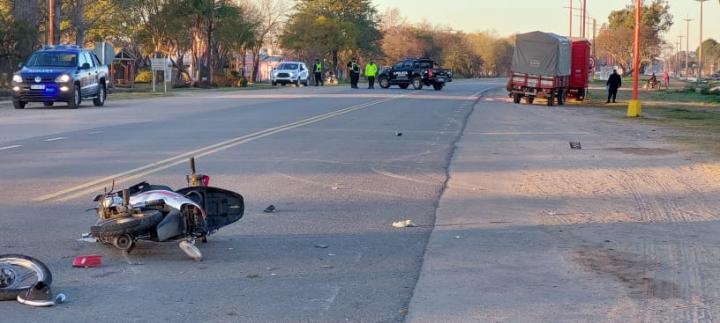 Una moto chocó con un camión en el ingreso norte a San Javier 