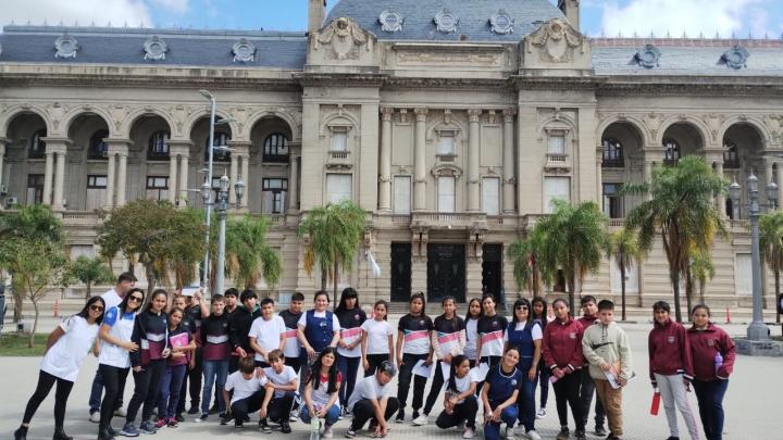 Continúa el apoyo del Senador Baucero a la educación local