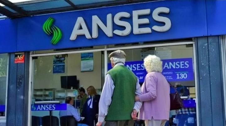 ANSES informó la fecha de cobro y los montos para jubilados y pensionados
