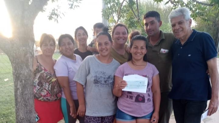 El Senador Baucero entregó aportes a una escuela de fútbol local