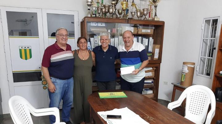 El Senador Baucero entregó aportes al Club Huracán