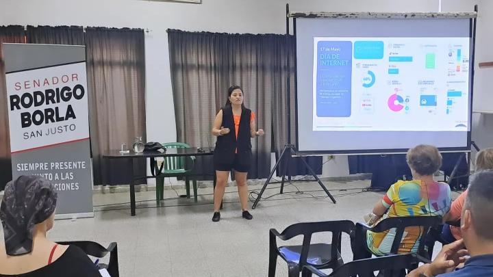 San Justo: Charlas sobre ciberseguridad dictada por la Lic. María Soledad Martínez