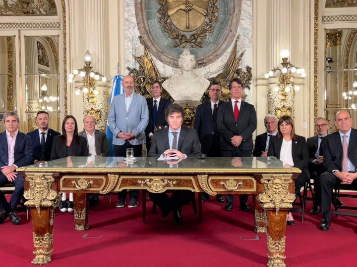 Los 30 puntos del mega decretazo de Javier Milei