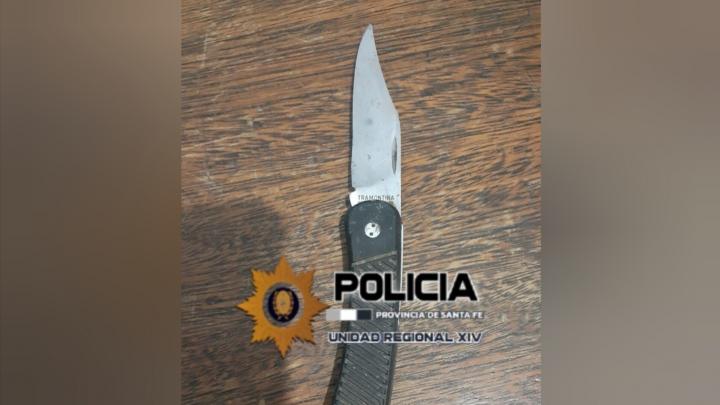 San Javier: le sacaron una navaja a jóvenes que hacían disturbios en el Boulevard Candioti 