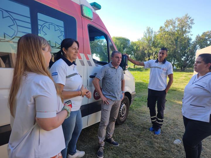 Ambulancia para Col. Mascias y Minibus departental en funcionamiento nuevamente  