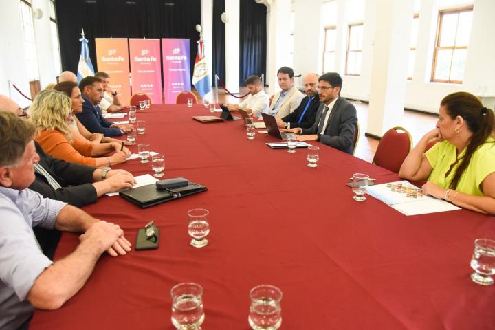 Pullaro se reunió con la Mesa de Enlace provincial