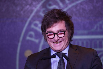 Javier Milei y su gabinete se aumentaron 48% el sueldo 