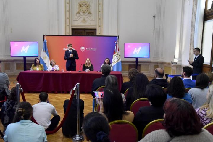 Pullaro: “A las víctimas de violencia de género les vamos a dar herramientas para que logren su autonomía económica”