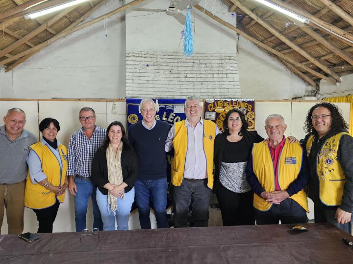 Dionisio Scarpin, visitó al Club de Leones de San Javier