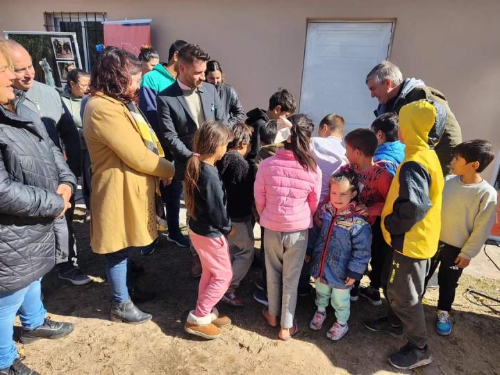 Dolzani y Moore inauguraron un renovado comedor comunitario en Alejandra 