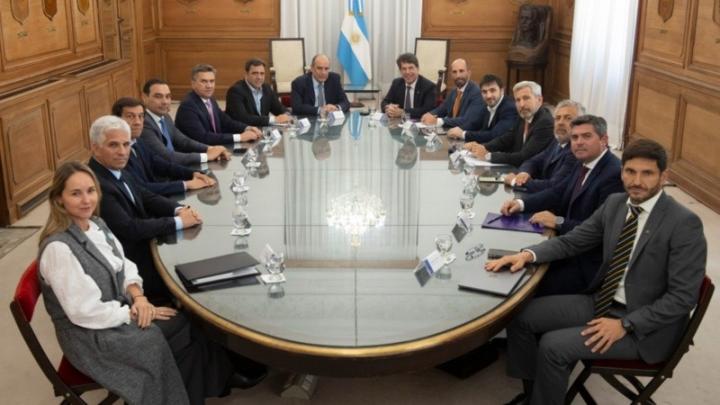 Pullaro y gobernadores de Juntos por el Cambio reclamaron la aprobación de la ley Bases: 