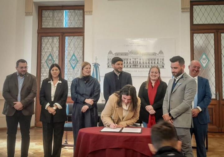 San Javier y la provincia firmaron convenios para reducir consumos problemáticos