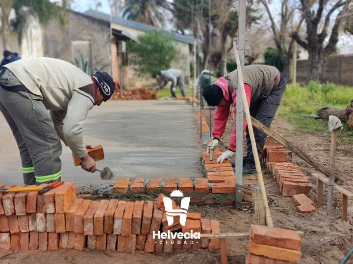 Helvecia inicia construcción de nueva aula y mejora infraestructura urbana