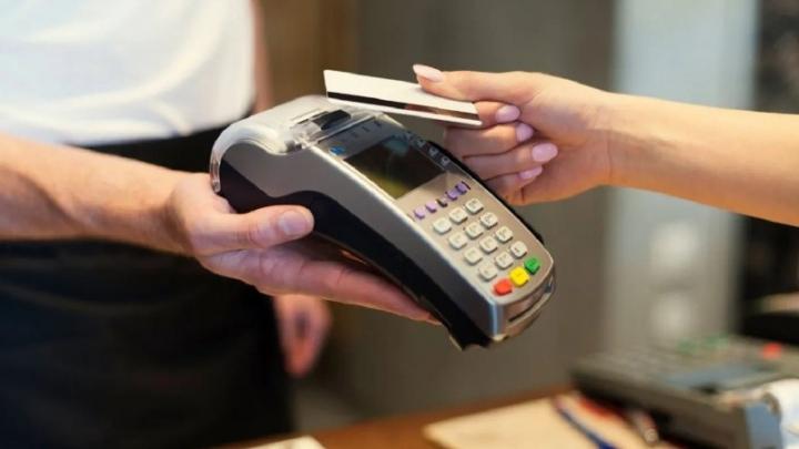 El Gobierno eliminará las retenciones a cuenta de IVA y Ganancias para ventas en comercios