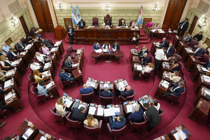 Presupuesto y Reforma de la Constitución se tratarán en extraordinarias