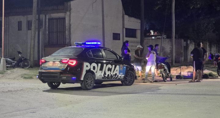 Dos motos chocaron en avenida Hipólito Irigoyen de San Javier 