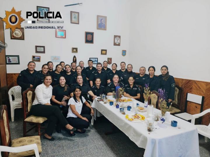 Unidad Regional XIV: agasajo a las mujeres policías 