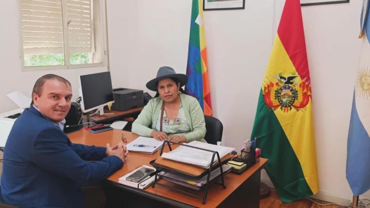 Políticas colectivas: el senador Baumgartner se reunió con la Consul de Bolivia
