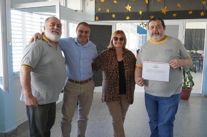 Baumgartner entrega 22 millones a instituciones educativas