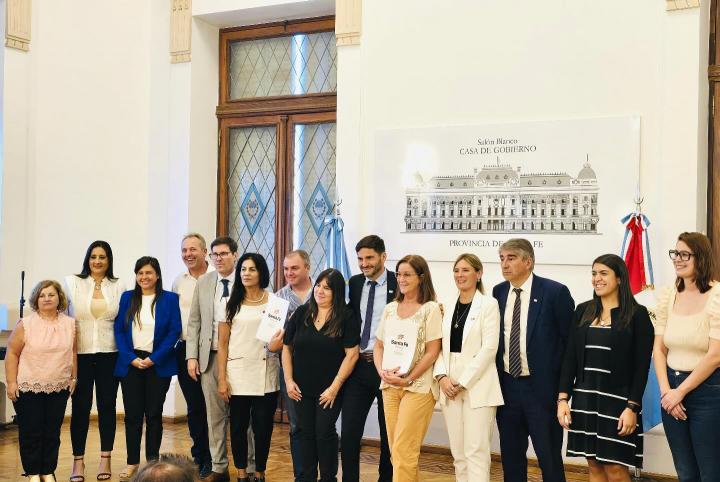 Se realizó la firma de convenios para la construcción de cinco nuevas aulas en el departamento