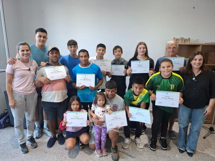 Reconocimiento a los nadadores del Circuito Costero de Aguas Abiertas