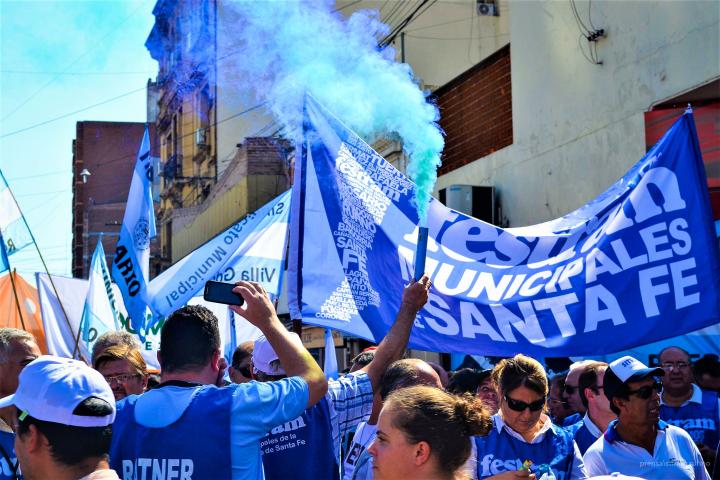 Se tensa la situación y paran 48 hs. los municipales y comunales