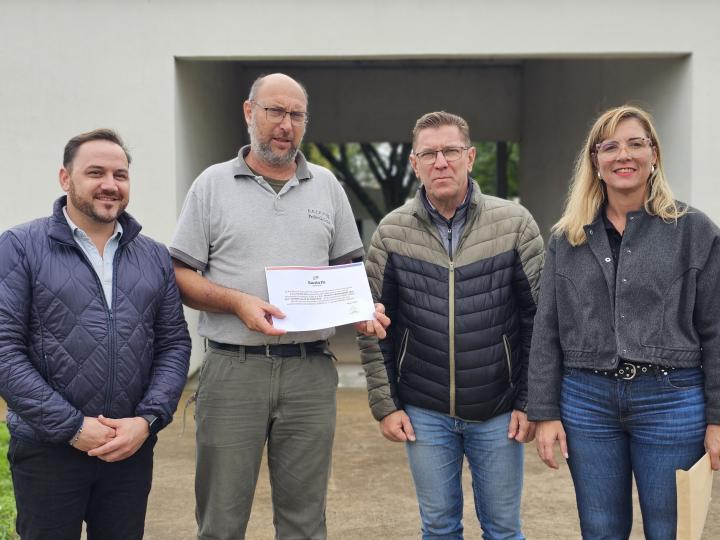 Borla entregó a escuela de Pedro Gómez Cello un nuevo aporte para compra de equipos de aire
