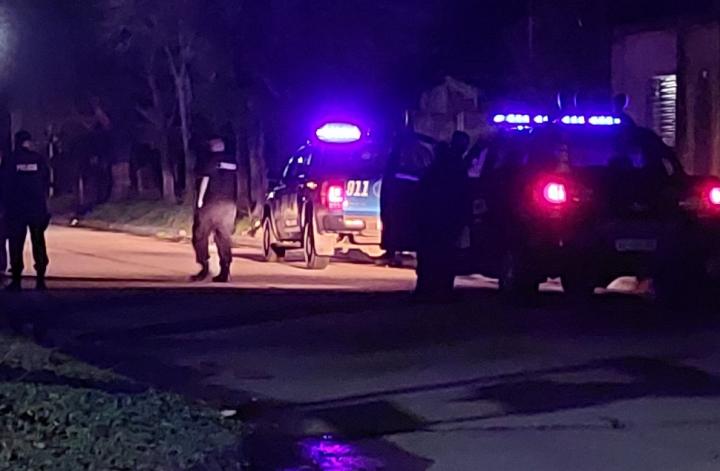 El delincuente se le metió a la casa, lo redujo y se lo entregaron a la policía