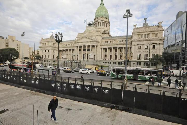 Jornada cargada frente al Congreso de la Nación: emergencia en discapacidad, jubilación, Garrahan y Ni Una Menos