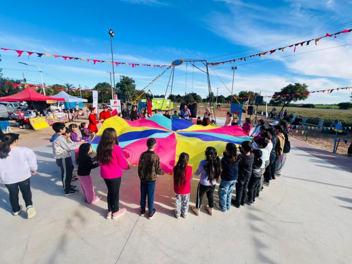 La Comuna de Santa Rosa de Calchines inauguró un nuevo playón multipropósito