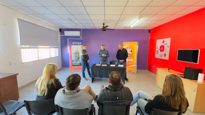 Helvecia, Cayastá y Calchines firman convenios destinados a adultos mayores