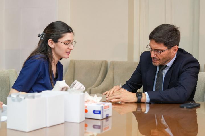 Pullaro se realizó el primer narcotest que se hará a todos los policías