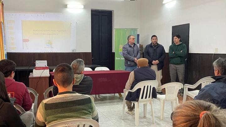 La Municipalidad de San Javier lanza línea de créditos en alimento balanceado para pequeños y medianos ganaderos