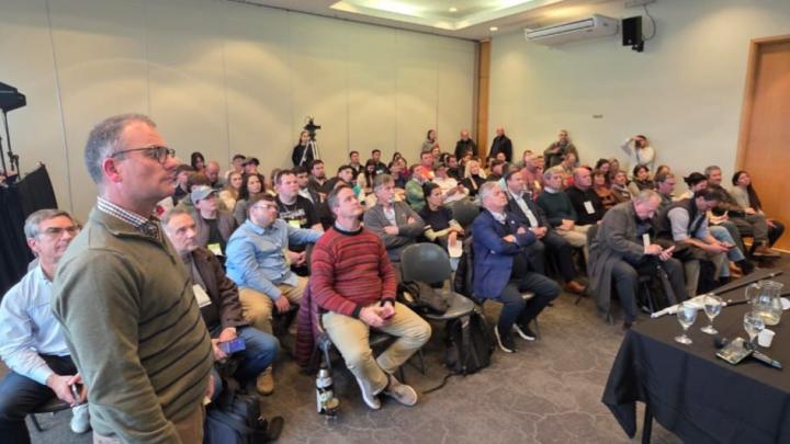 Marcial Bugnon expuso en la Rural de Palermo sobre producción ganadera sustentable