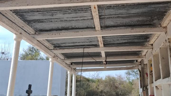 Indignación total: se robaron los focos del cementerio de Cacique Ariacaiquín