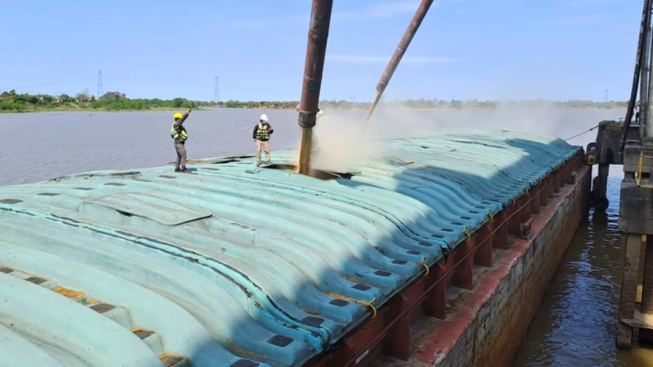 El Puerto de Santa Fe reactivó su actividad comercial fluvial