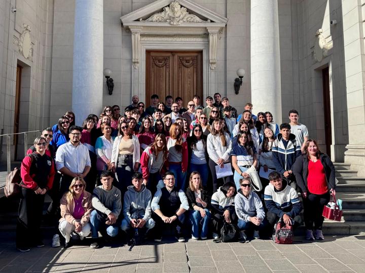 Escuelas del norte participaron de “Diputados por un día” en Santa Fe