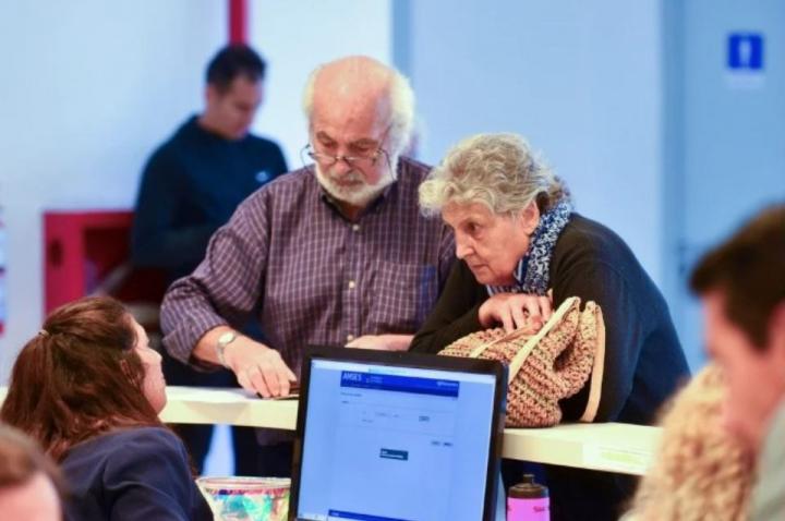 Jubilados: oficializan el bono de $70.000 para noviembre