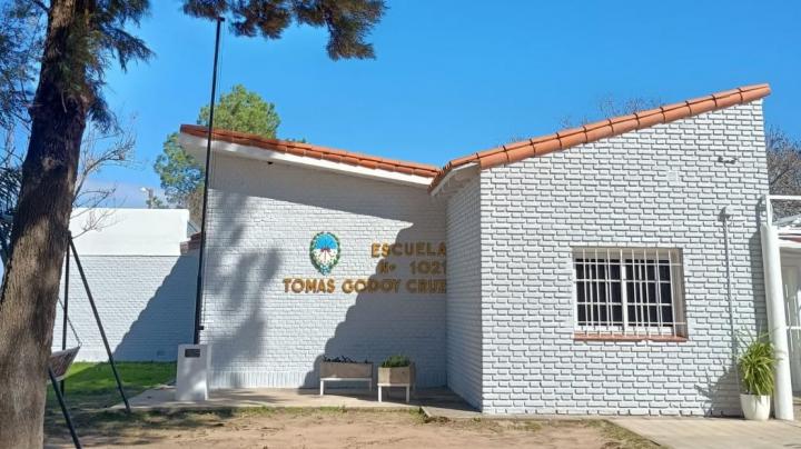 Baumgartner acompañó mejoras edilicias en dos escuelas del departamento