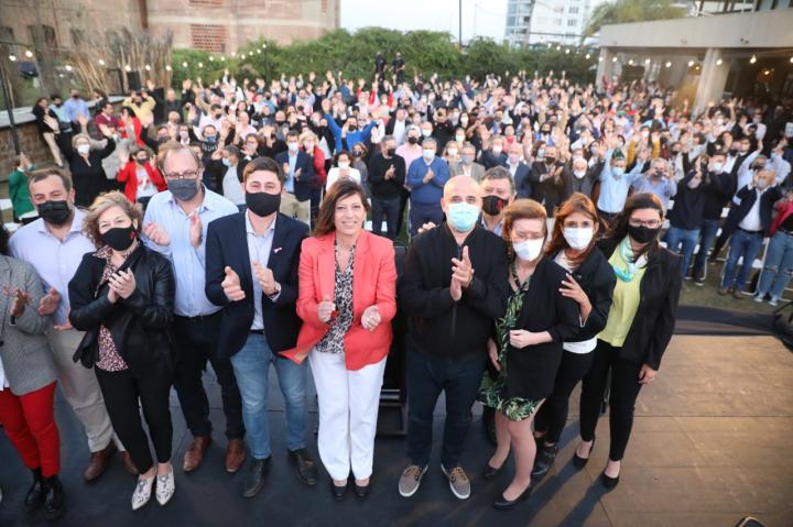 Fuerte respaldo de todo el Frente Amplio Progresista a Clara García 