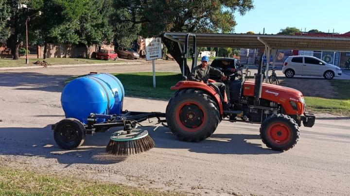 El Gobierno de Alejandra avanza con la puesta a punto de la nueva barredora de cordones