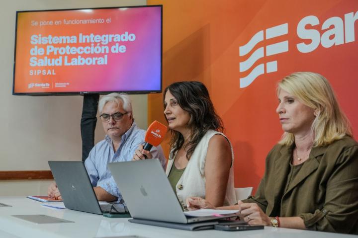 Los empleados públicos notificarán sus enfermedades vía App, WhatsApp o una línea 0800 