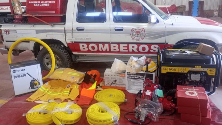 Bomberos Voluntarios de San Javier reciben herramientas para combatir incendios forestales
